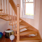 Geländertragende Treppe